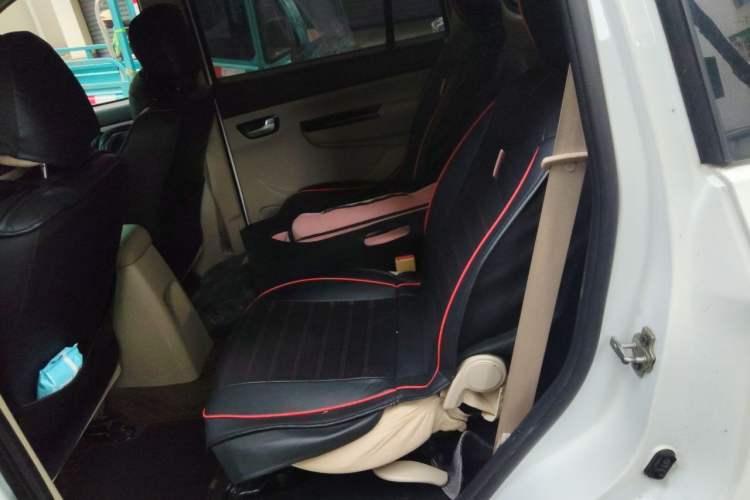 Used Jinbei 750 2015 1.5L Comfort Model Left Rear Seat