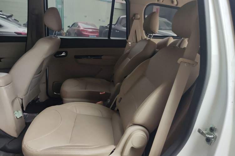 Used Jinbei 750 2015 1.5L Flagship Model Left Rear Seat