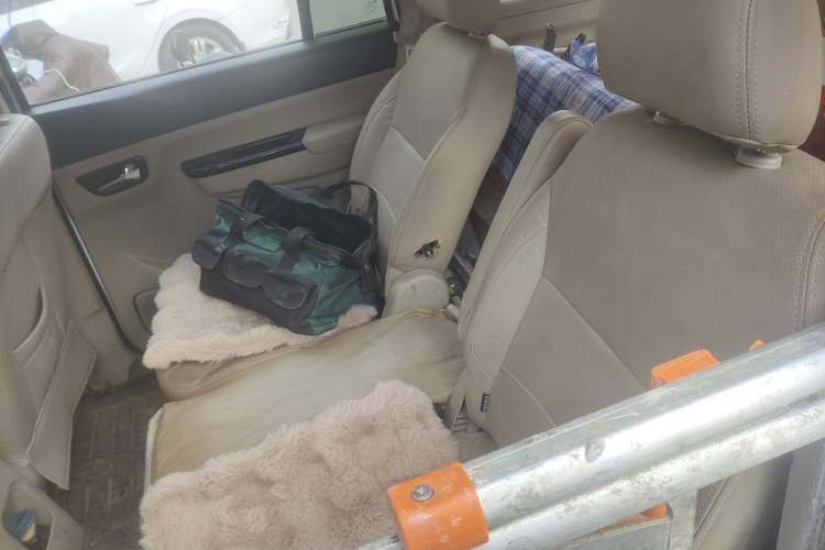 Used Jinbei 750 2015 1.5L Flagship Model Left Rear Seat