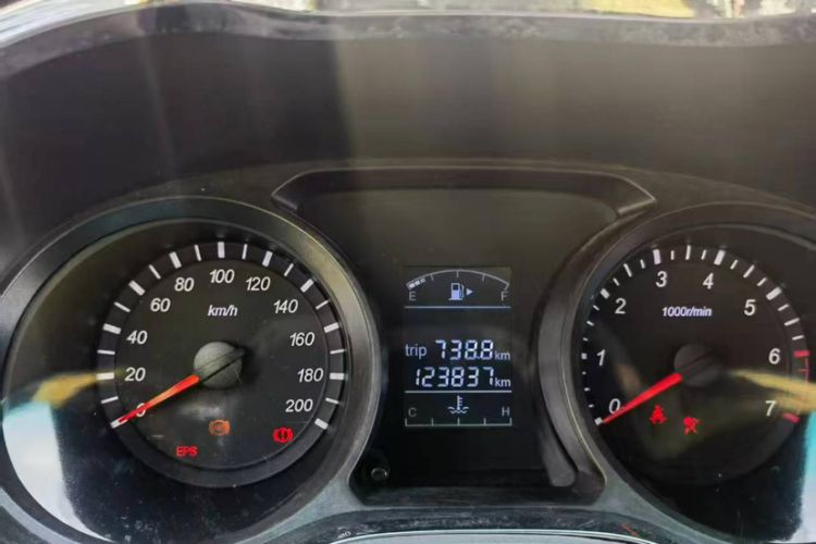 Used Jinbei 750 2015 1.5L Deluxe Model Odometer Close Up