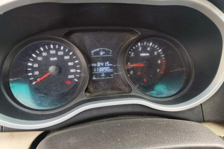 Used Jinbei 750 2015 1.5L Comfort Model Odometer Close Up