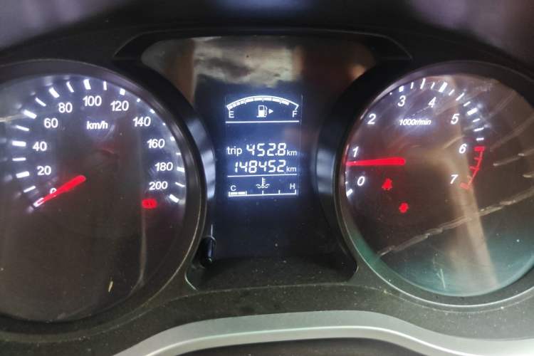 Used Jinbei 750 2015 1.5L Comfort Model Odometer Close Up