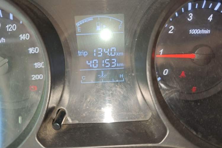 Used Jinbei 750 2015 1.5L Luxury Model Odometer Close Up