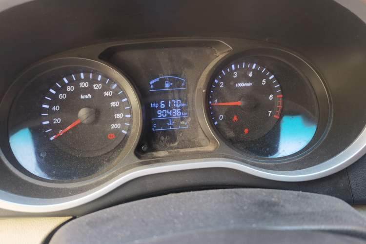 Used Jinbei 750 2015 1.5L Comfort Model Odometer Close Up
