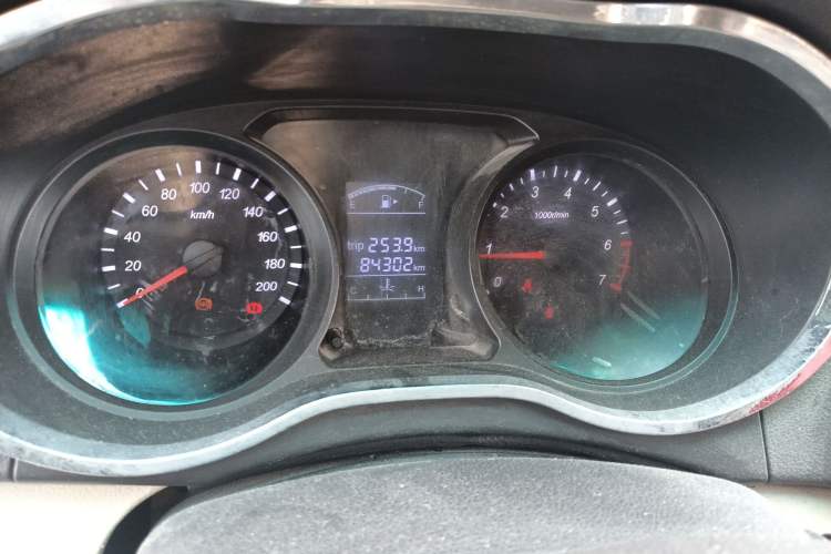 Used Jinbei 750 2015 1.5L Flagship Model Odometer Close Up