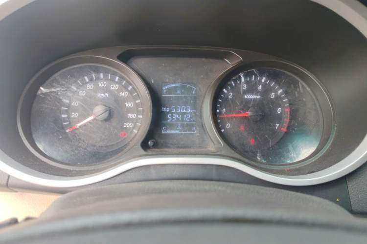 Used Jinbei 750 2015 1.5L Luxury Model Odometer Close Up