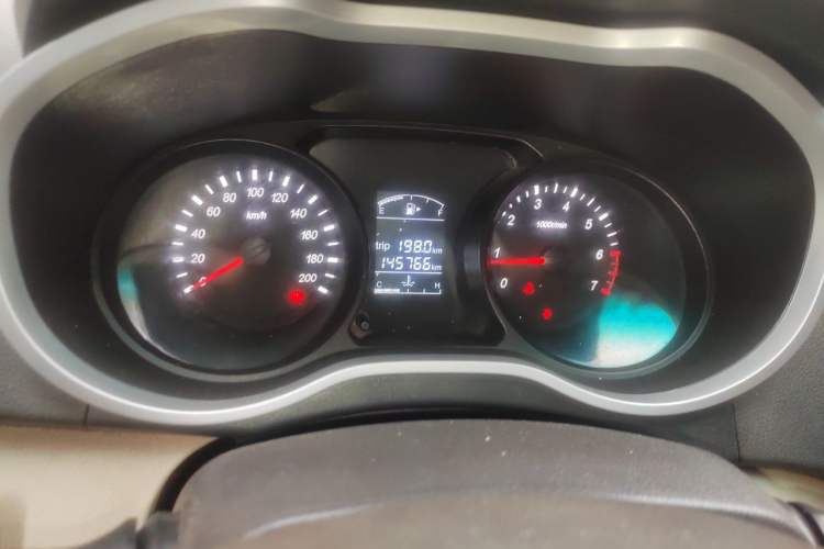 Used Jinbei 750 2015 1.5L Luxury Model Odometer Close Up