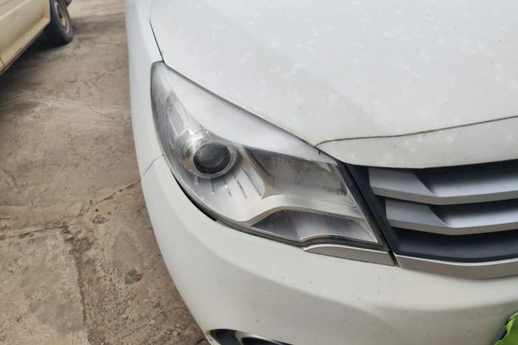 Used Jinbei 750 2015 1.5L Comfort Model Right Front Headlight