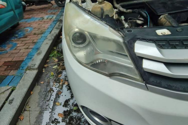 Used Jinbei 750 2015 1.5L Comfort Model Right Front Headlight