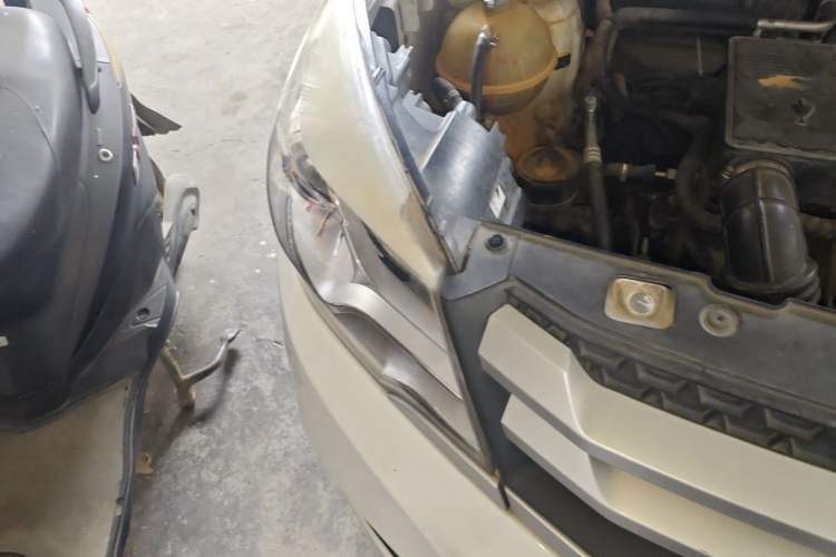 Used Jinbei 750 2015 1.5L Luxury Model Right Front Headlight