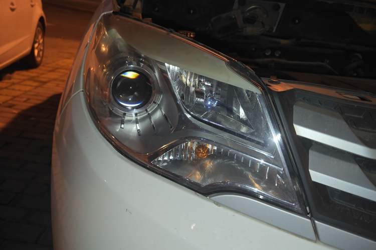 Used Jinbei 750 2015 1.5L Luxury Model Right Front Headlight