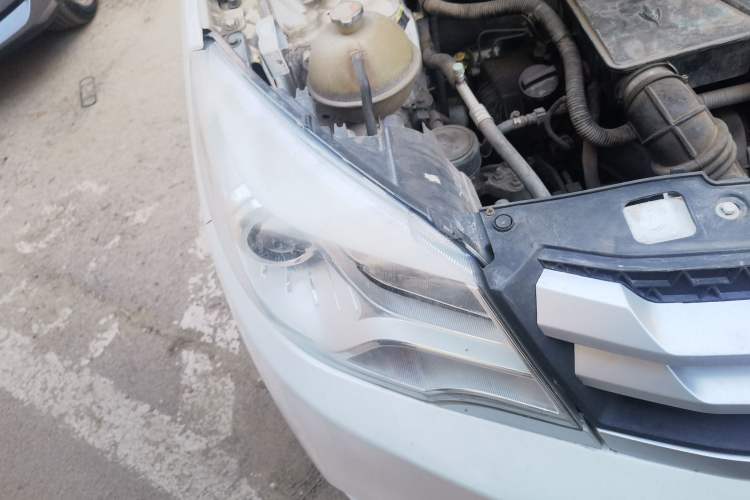 Used Jinbei 750 2015 1.5L Comfort Model Right Front Headlight