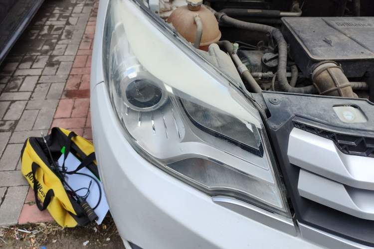 Used Jinbei 750 2015 1.5L Comfort Model Right Front Headlight