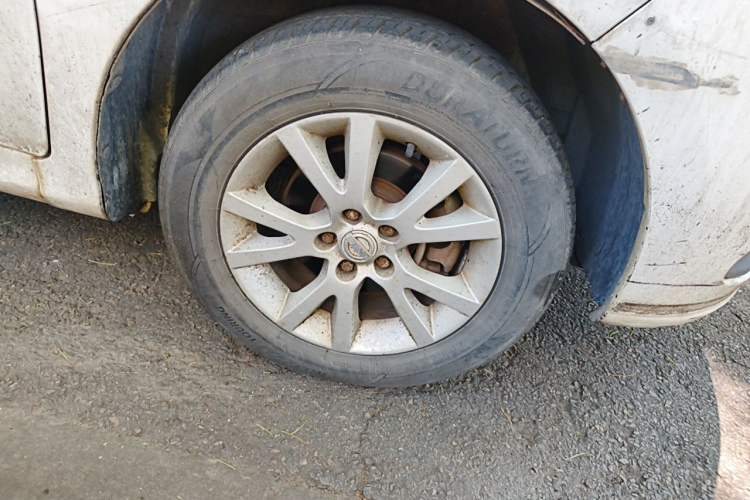 Used Jinbei 750 2015 1.5L Luxury Model Right Front Wheel Hub