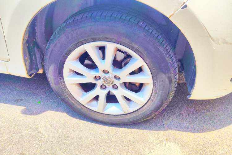 Used Jinbei 750 2015 1.5L Comfort Model Right Front Wheel Hub