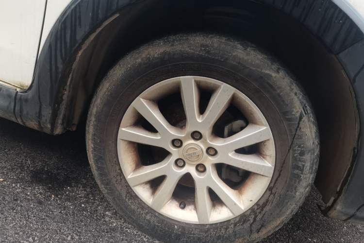 Used Jinbei 750 2015 1.5L Luxury Model Right Front Wheel Hub
