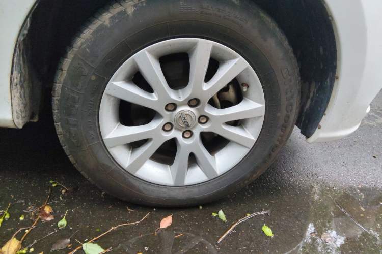 Used Jinbei 750 2015 1.5L Comfort Model Right Front Wheel Hub