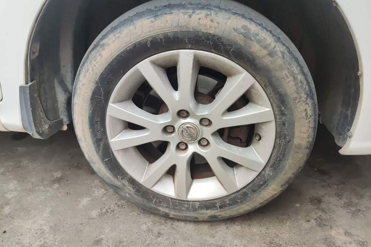 Used Jinbei 750 2015 1.5L Flagship Model Right Front Wheel Hub