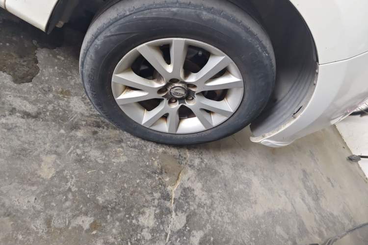 Used Jinbei 750 2015 1.5L Luxury Model Right Front Wheel Hub