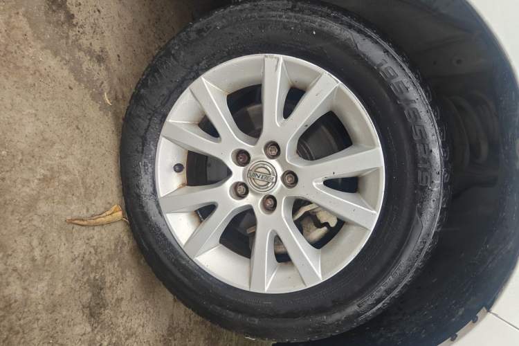 Used Jinbei 750 2015 1.5L Comfort Model Right Front Wheel Hub