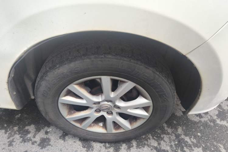 Used Jinbei 750 2015 1.5L Luxury Model Right Front Wheel Hub
