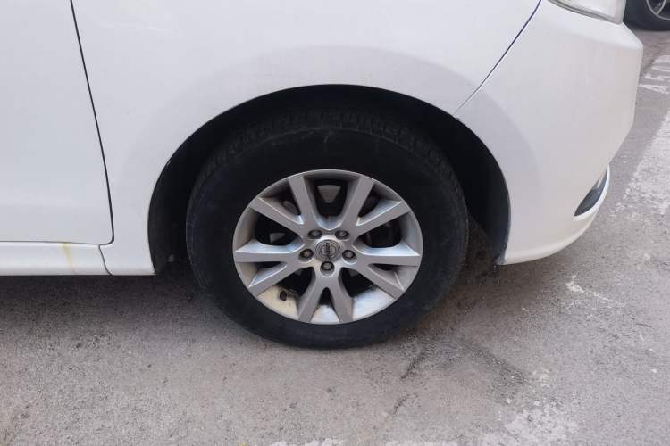 Used Jinbei 750 2015 1.5L Comfort Model Right Front Wheel Hub