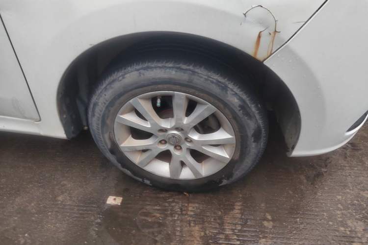 Used Jinbei 750 2015 1.5L Luxury Model Right Front Wheel Hub