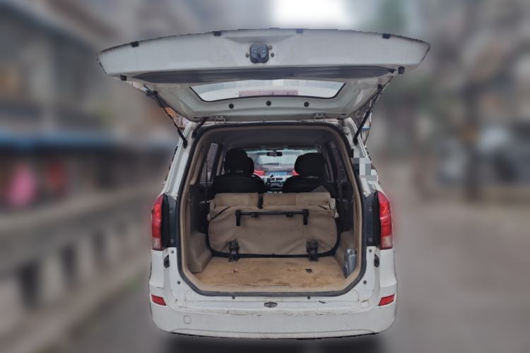 Used Jinbei 750 2015 1.5L Comfort Model Trunk