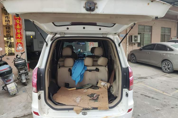 Used Jinbei 750 2015 1.5L Flagship Model Trunk
