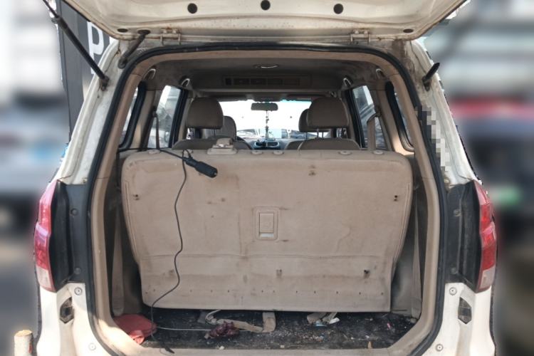 Used Jinbei 750 2015 1.5L Flagship Model Trunk