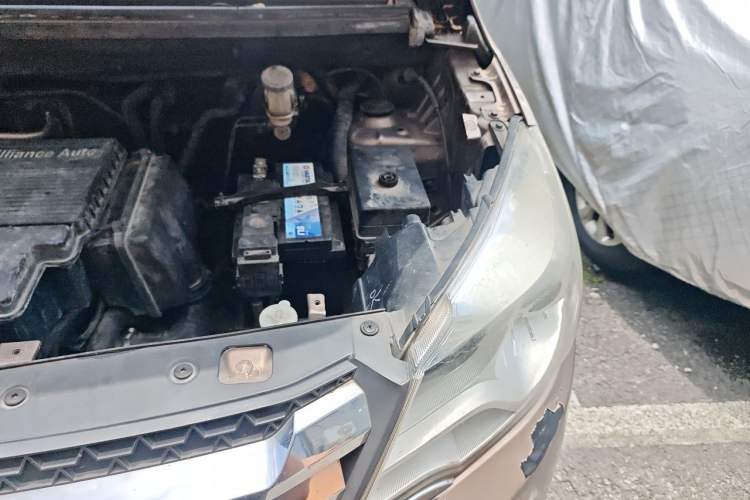 Used Jinbei 750 2016 1.5L e-Drive Version Engine Bay Left