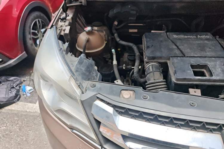 Used Jinbei 750 2016 1.5L e-Drive Version Engine Bay Right
