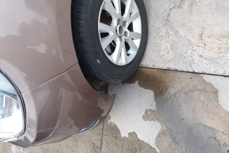 Used Jinbei 750 2016 1.5L Luxury Model Left Front Wheel Hub