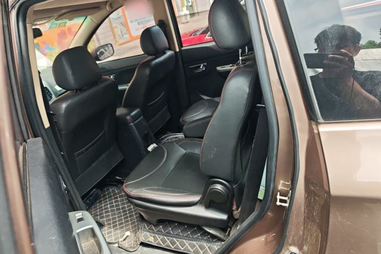 Used Jinbei 750 2016 1.5L e-Drive Version Left Rear Seat