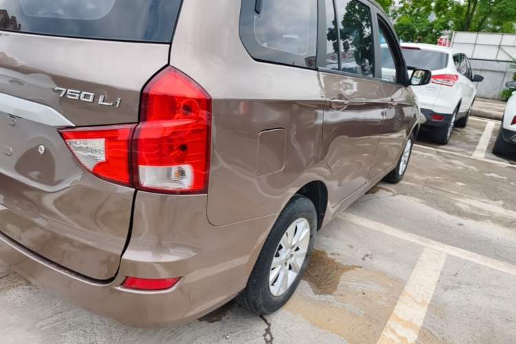 Used Jinbei 750 2016 1.5L Luxury Model Right Rear Taillight
