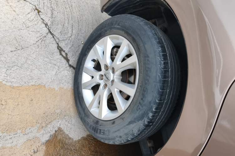 Used Jinbei 750 2016 1.5L Luxury Model Right Rear Wheel Hub