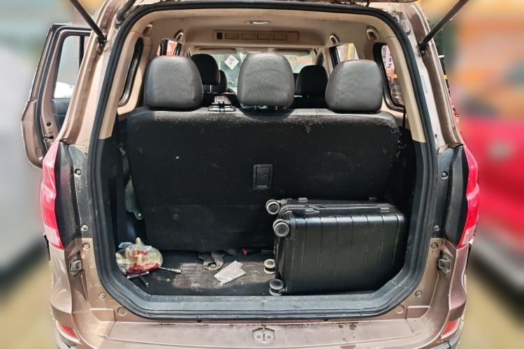 Used Jinbei 750 2016 1.5L e-Drive Version Trunk