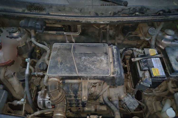 Used Jinbei 750 2016 1.5L Luxury Model Engine Bay