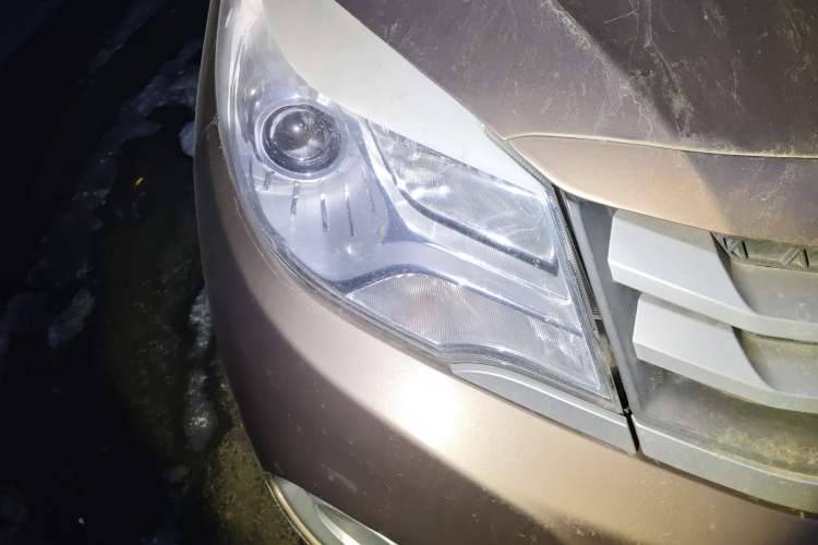 Used Jinbei 750 2016 1.5L Luxury Model Right Front Headlight