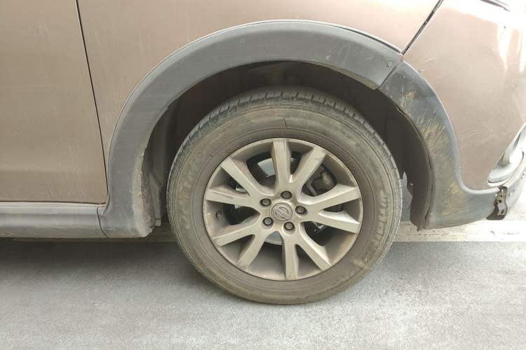 Used Jinbei 750 2016 1.5L Luxury Model Right Front Wheel Hub