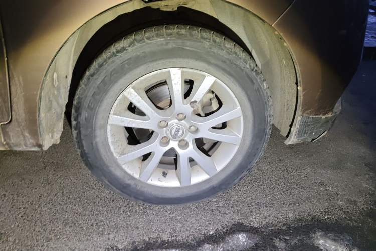 Used Jinbei 750 2016 1.5L Luxury Model Right Front Wheel Hub