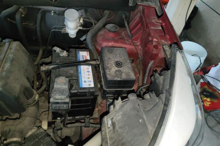 Used Jinbei 750 2016 1.5L Flagship Edition Engine Bay Left