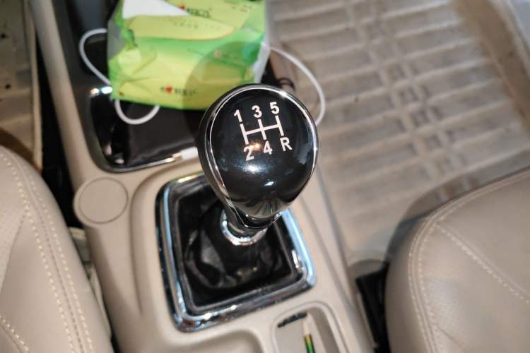 Used Jinbei 750 2016 1.5L Flagship Edition Gear Lever