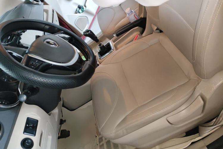 Used Jinbei 750 2016 1.5L Flagship Edition Left Front Seat