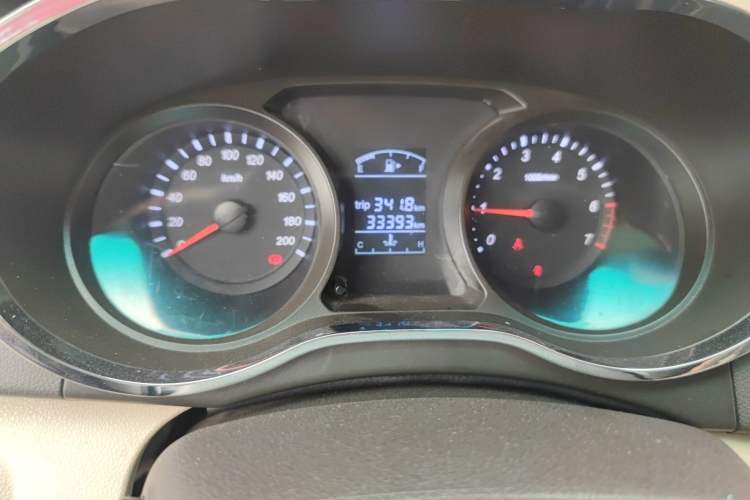 Used Jinbei 750 2016 1.5L Flagship Edition Odometer Close Up