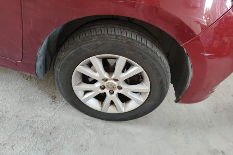 Used Jinbei 750 2016 1.5L Flagship Edition Right Front Wheel Hub