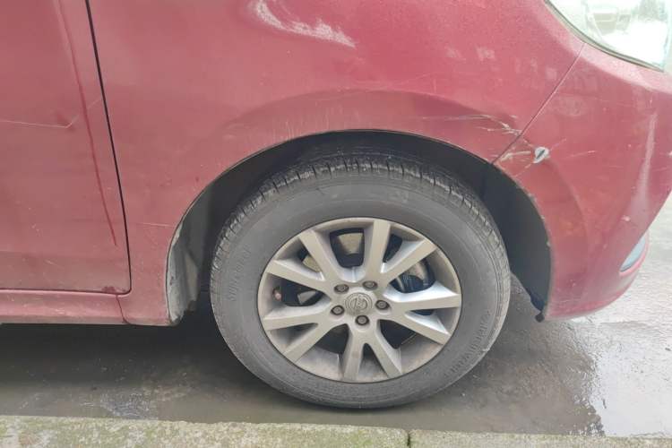 Used Jinbei 750 2016 1.5L Flagship Edition Right Front Wheel Hub