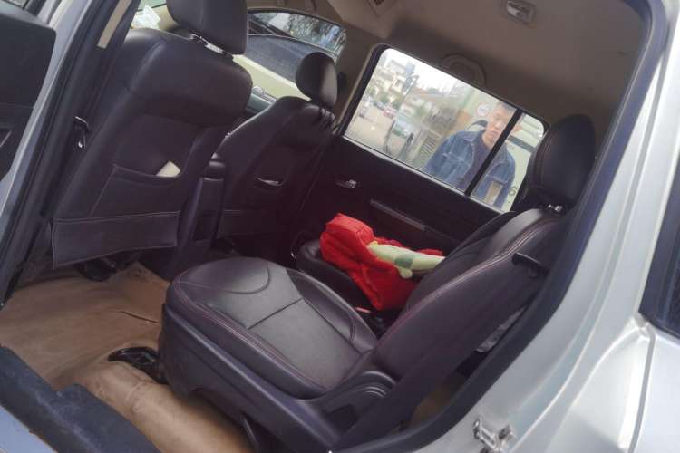 Used Jinbei 750 2016 1.5L Flagship Edition Left Rear Seat