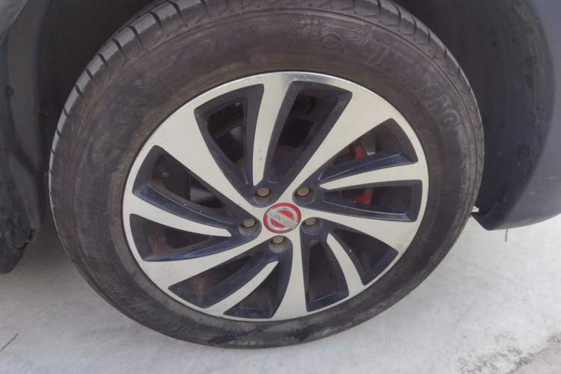 Used Jinbei 750 2016 1.5L Flagship Edition Right Front Wheel Hub