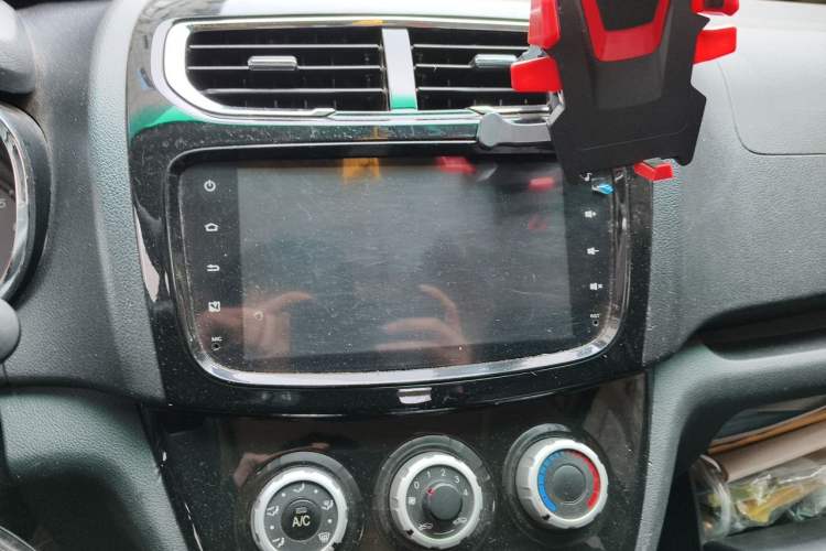 Used Jinbei 750 2016 1.5L e-Drive Version Audio And AC Panel